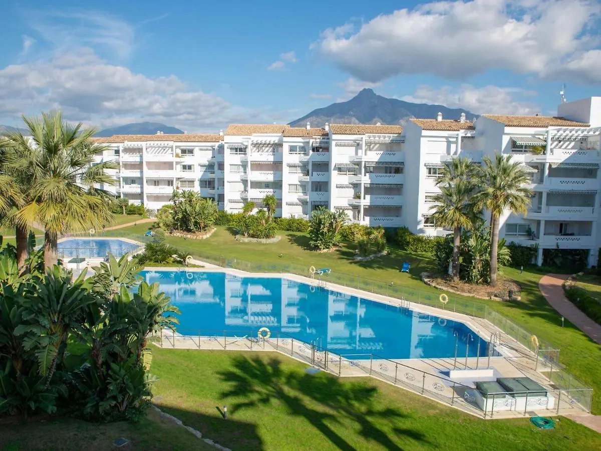 Vacation Marbella I Beachfront Quiet Apt With Private Beach Access, A Minute Walk From Puerto Banus Marina, 24-7 Security And Parking 0*,