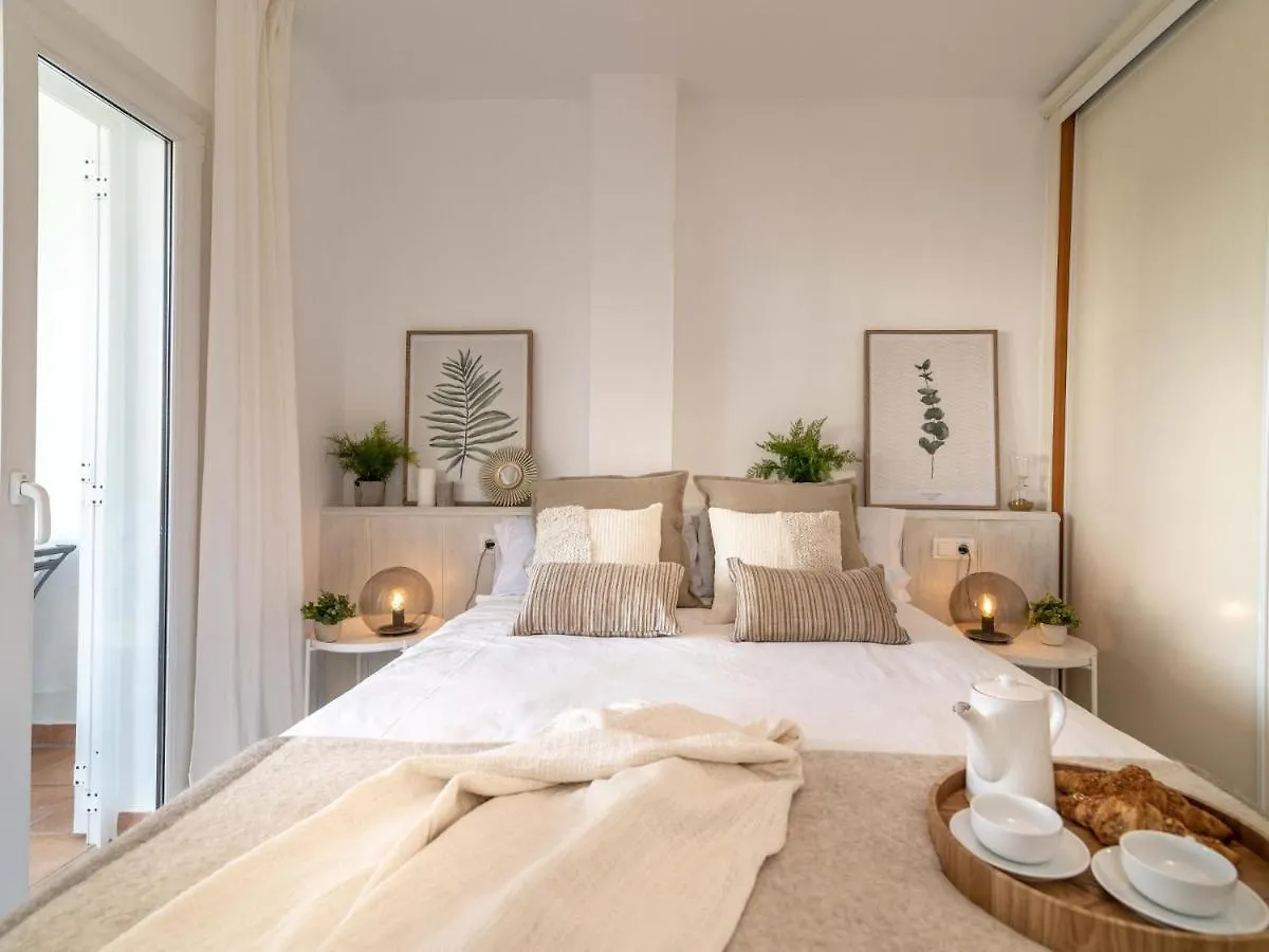 Vacation Marbella: Beachfront Apartment with Private Access Near Puerto Banus