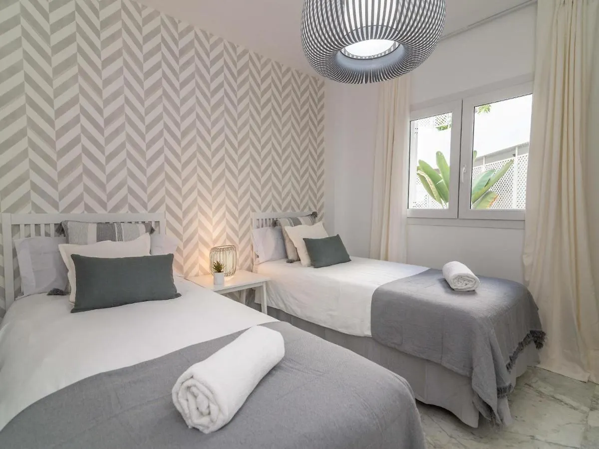 Vacation Marbella I Beachfront Quiet Apt With Private Beach Access, A Minute Walk From Puerto Banus Marina, 24-7 Security And Parking Ισπανία