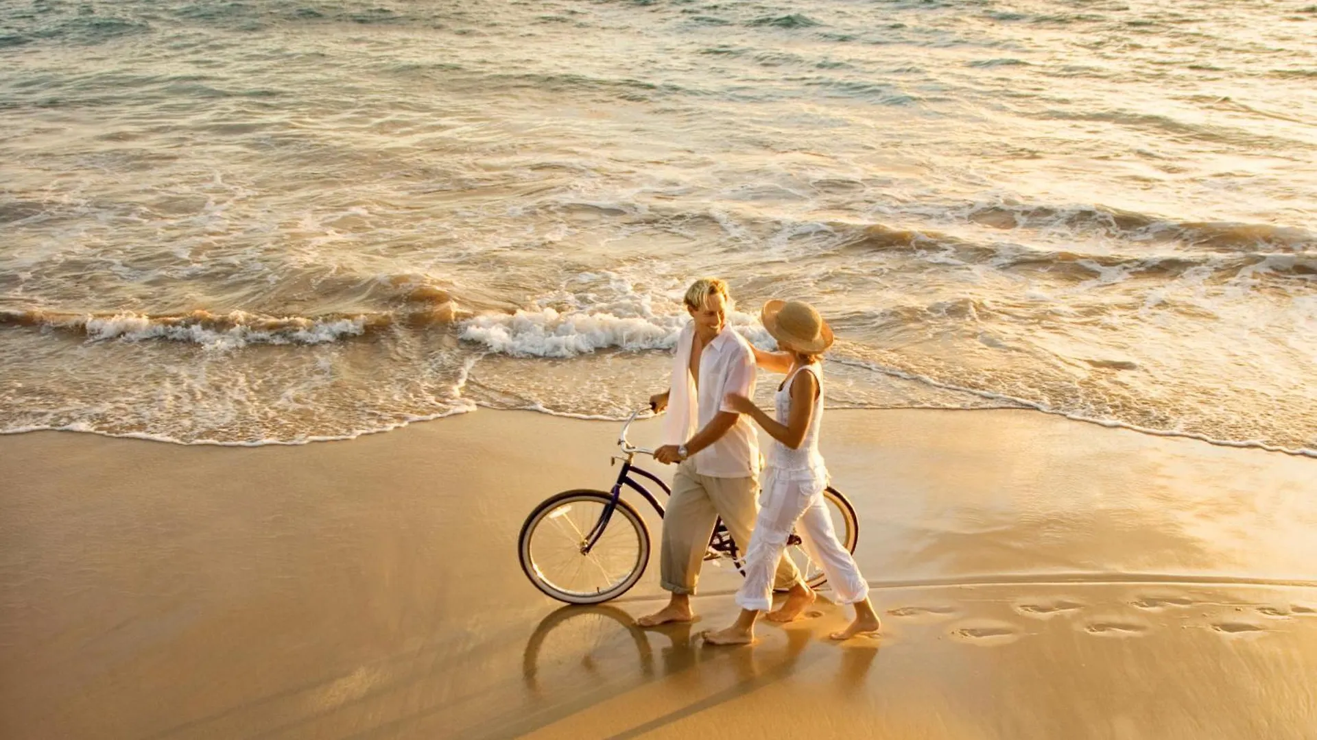 Lejlighed Vacation Marbella I Beachfront Quiet Apt With Private Beach Access, A Minute Walk From Puerto Banus Marina, 24-7 Security And Parking